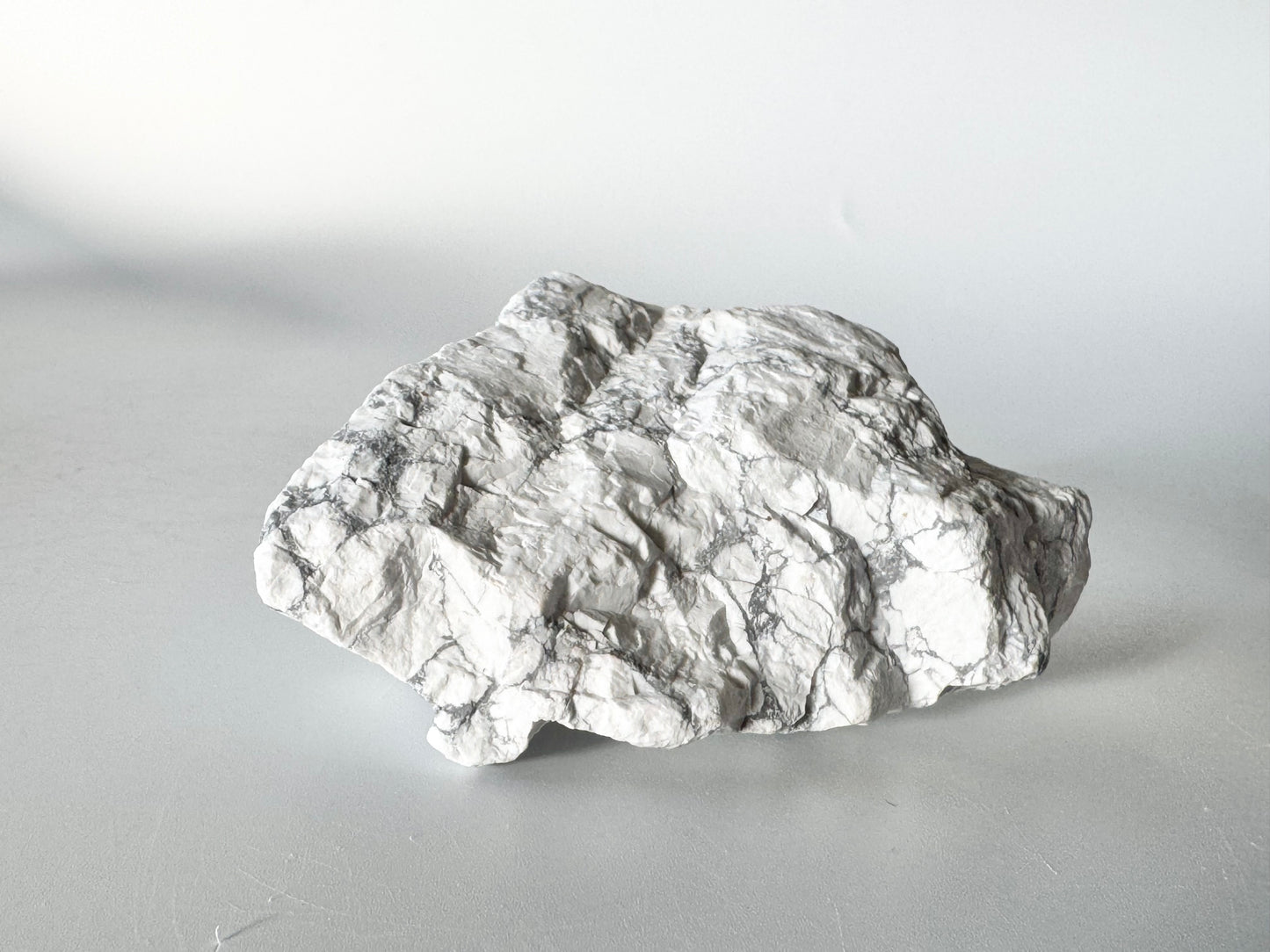 Howlite, Raw Display Piece