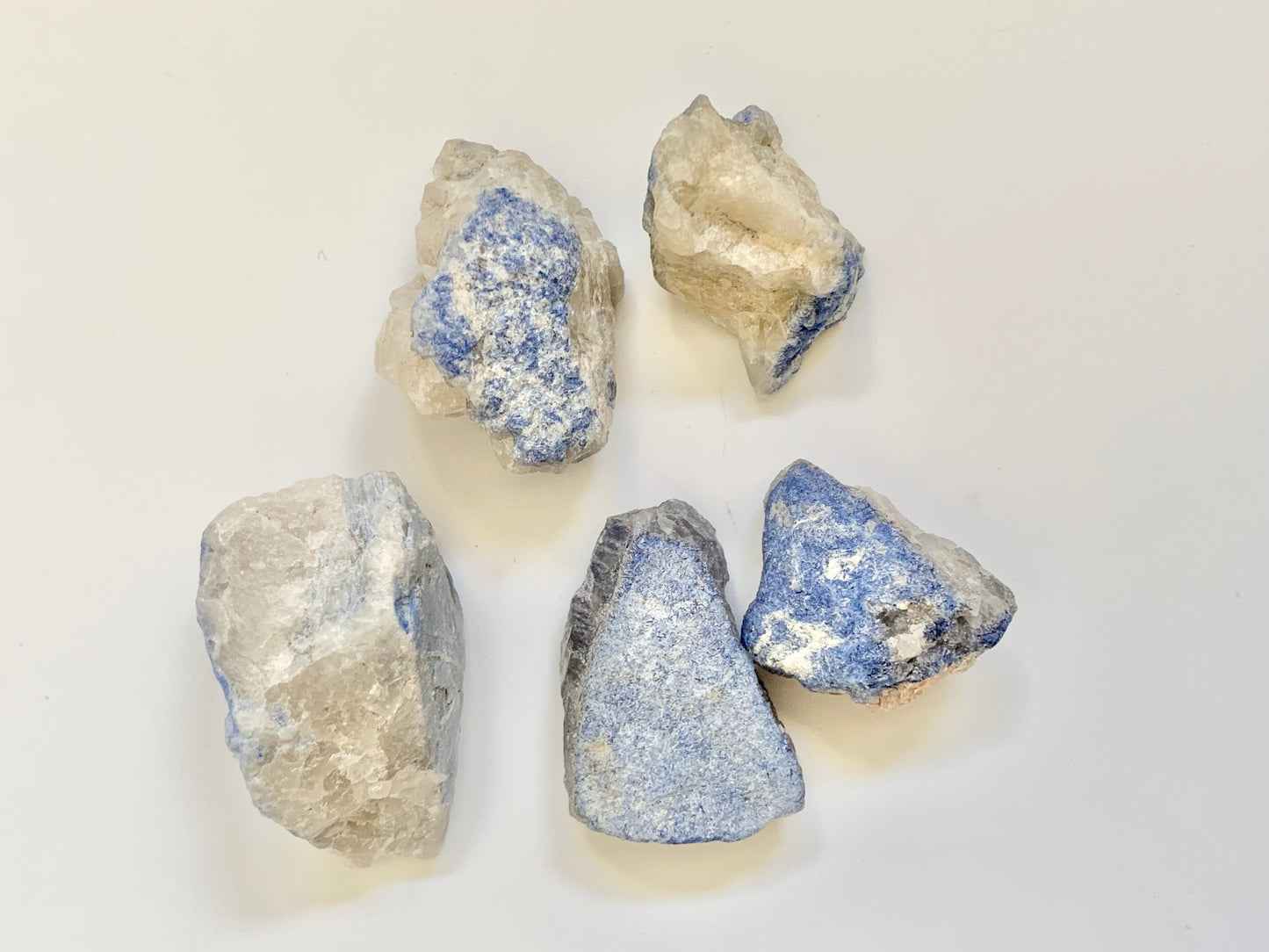 Bicolor Dumortierite in Quartz