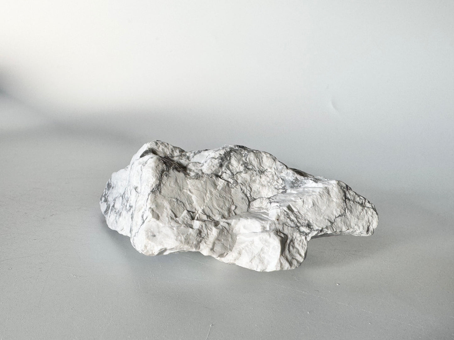 Howlite, Raw Display Piece
