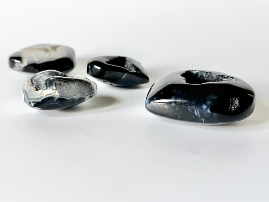 Druzy Agate Heart Carving