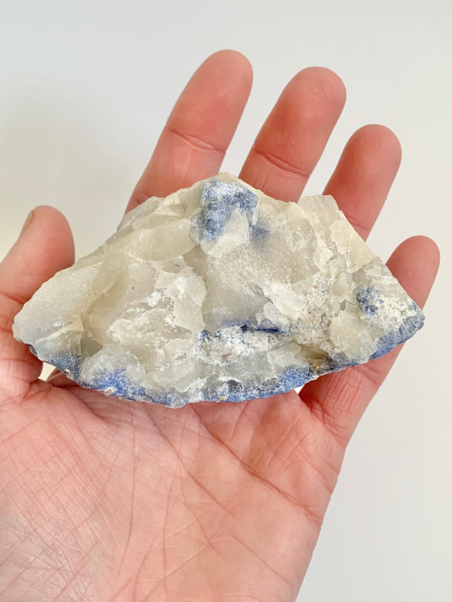 Bicolor Dumortierite in Quartz