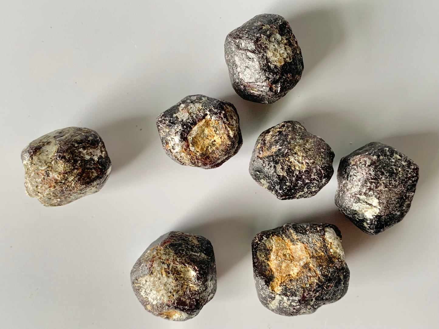 Garnet, Raw