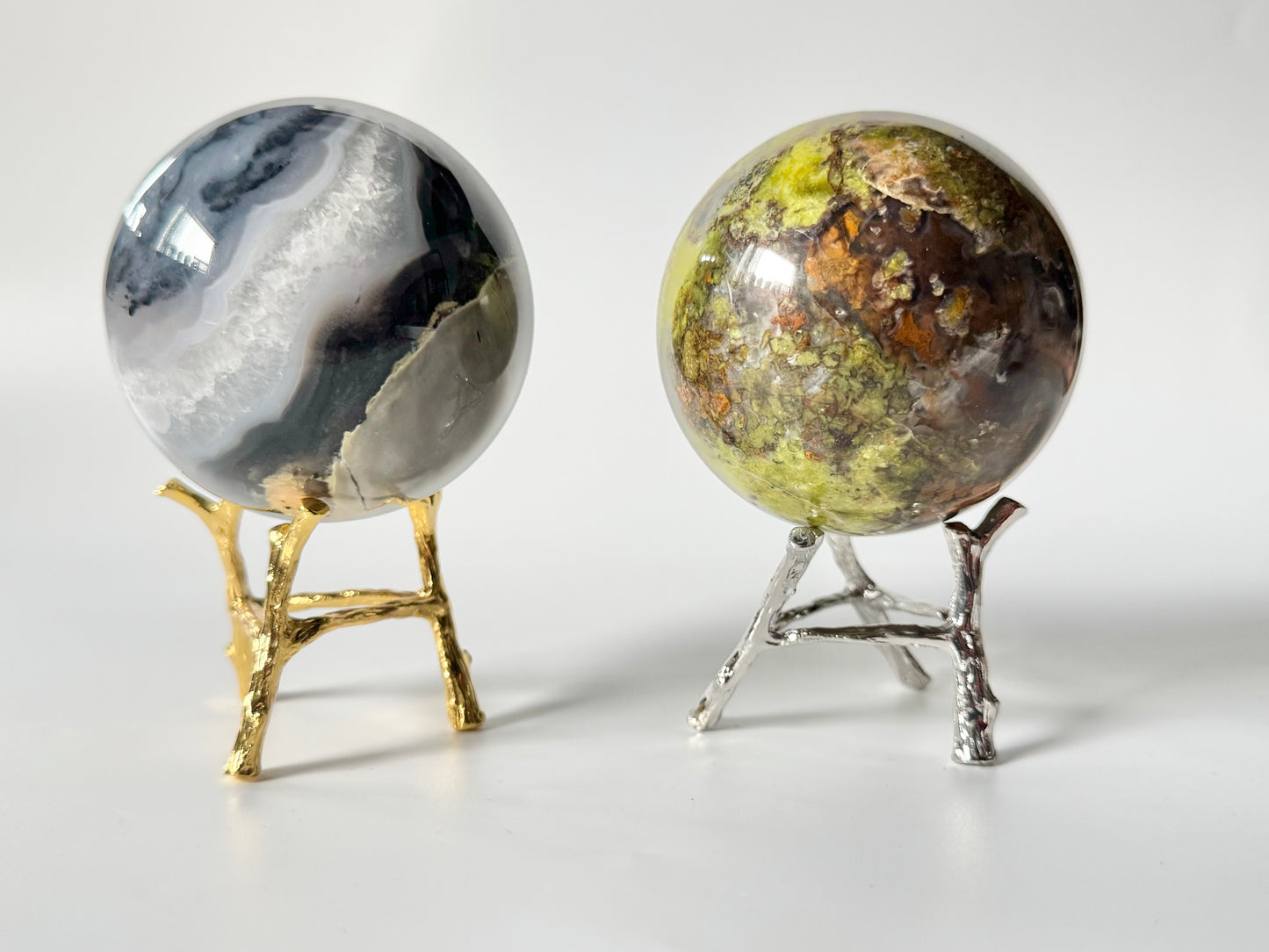 Branch Tripod Sphere Stand, holder