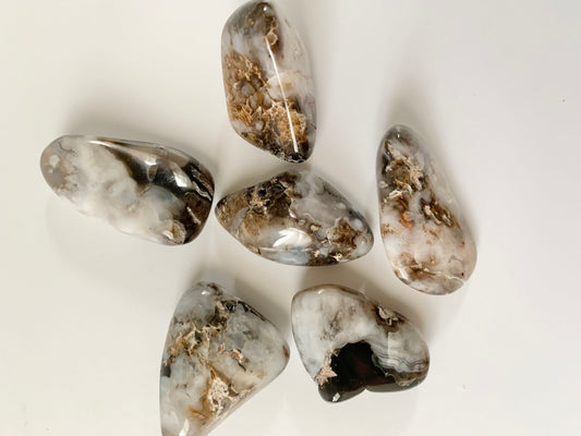 South Dakota Chalcedony tumble, UV Reactive