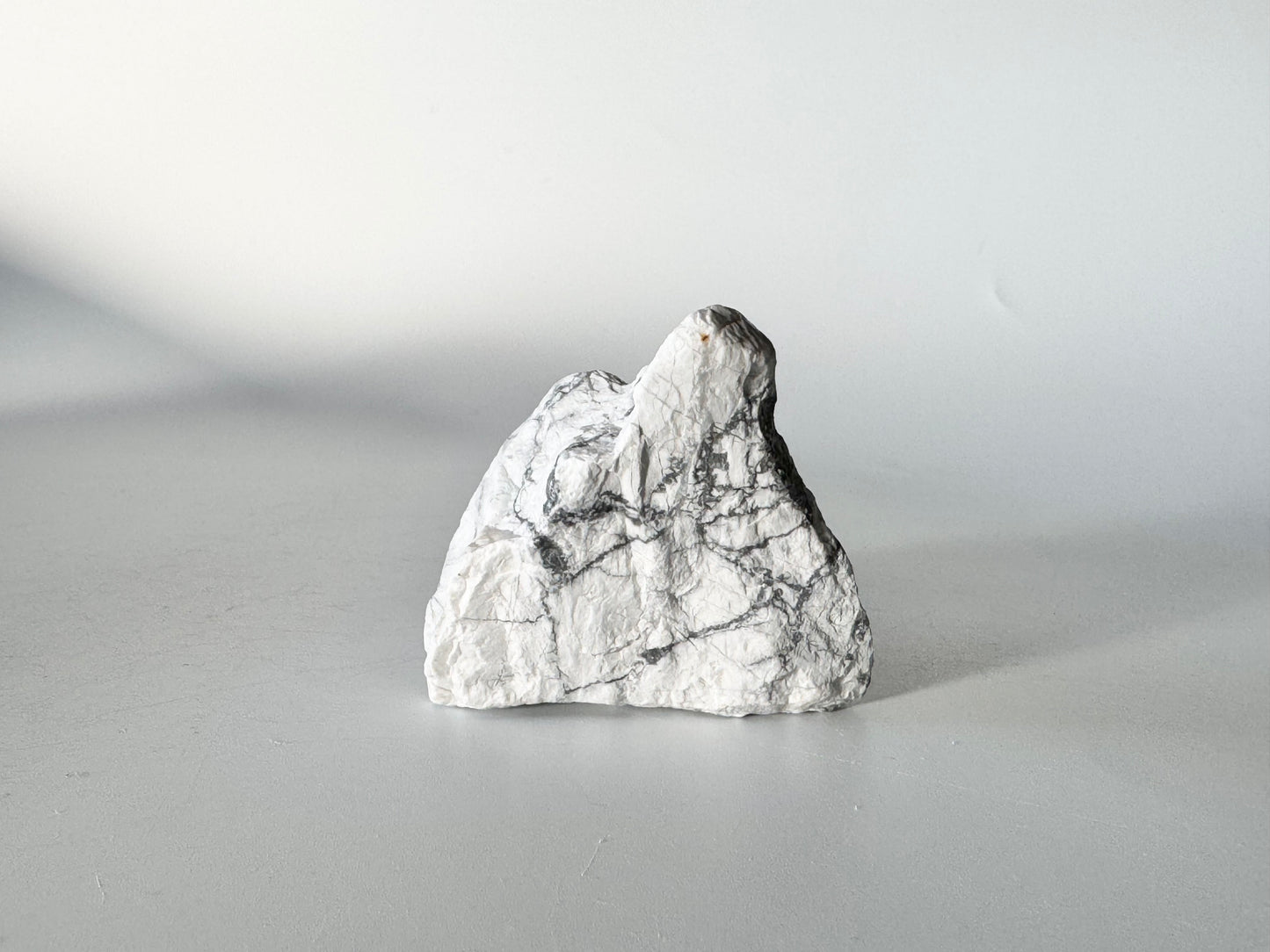 Howlite, Raw Display Piece
