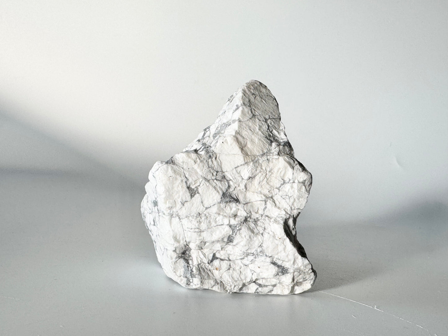 Howlite, Raw Display Piece