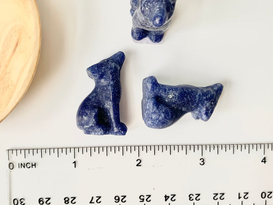 Mini Howling Wolf Carving