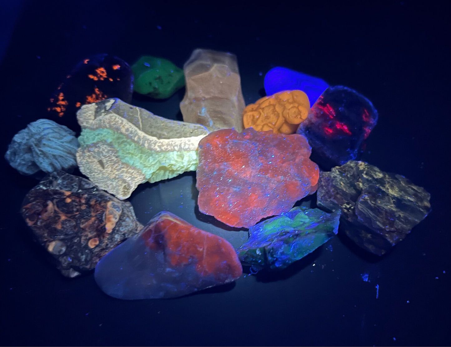 UV fluorescent Rock Set
