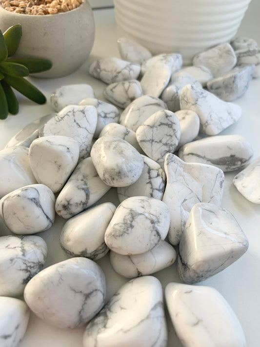 Polished howlite, howlite tumbles