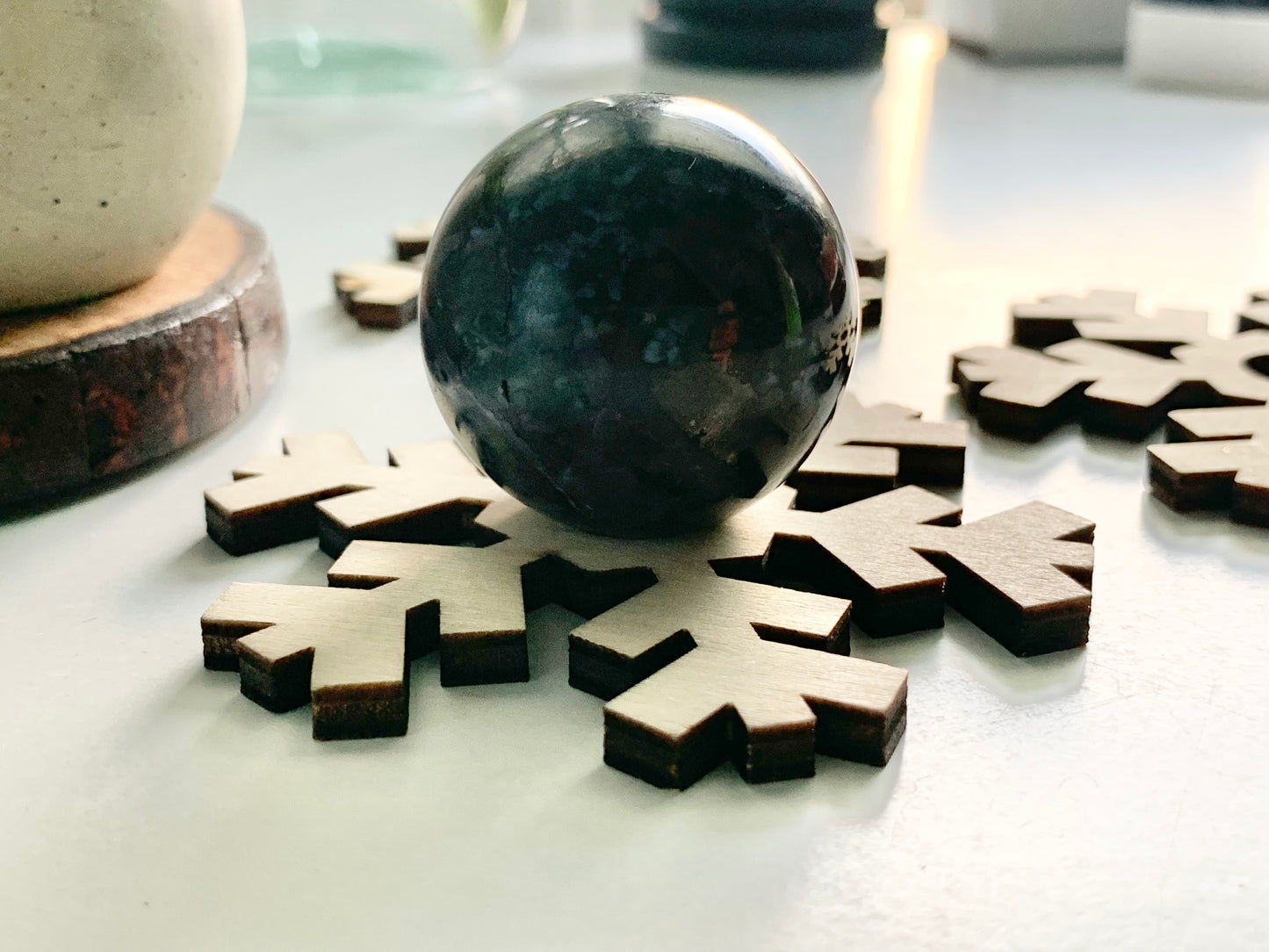 Wooden mini crystal sphere holder, snowflake