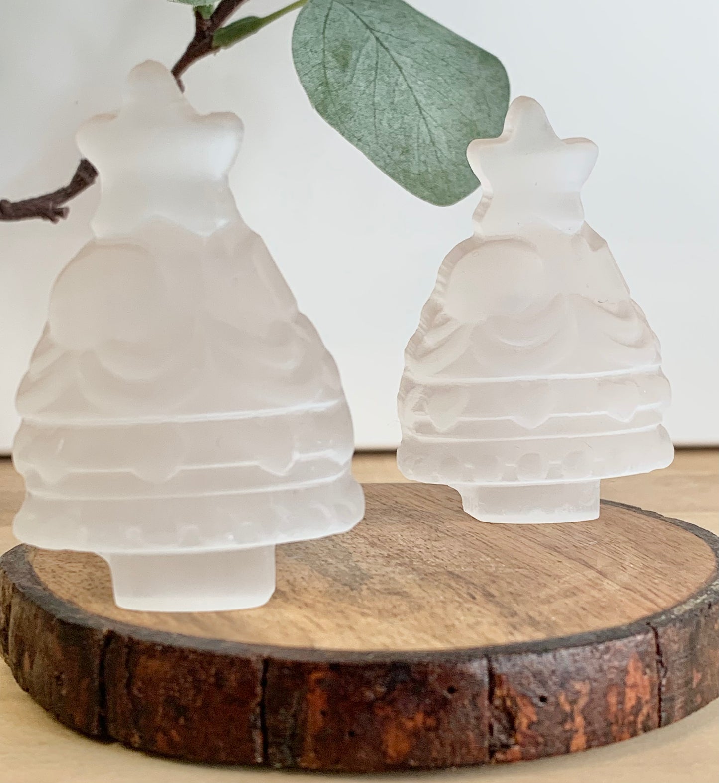 Satin Spar Christmas Tree Carving, crystal holiday tree