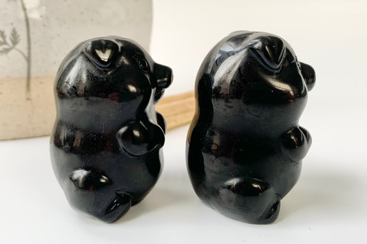 Sitting Pig Carving, obsidian