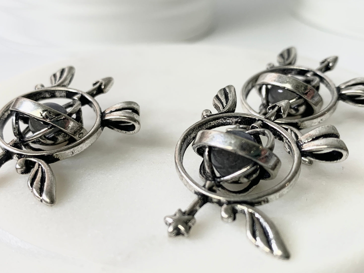 Arrow Wing Circle Labradorite Bead Pendant