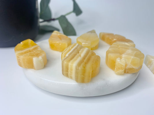 Yellow calcite leaf, medium