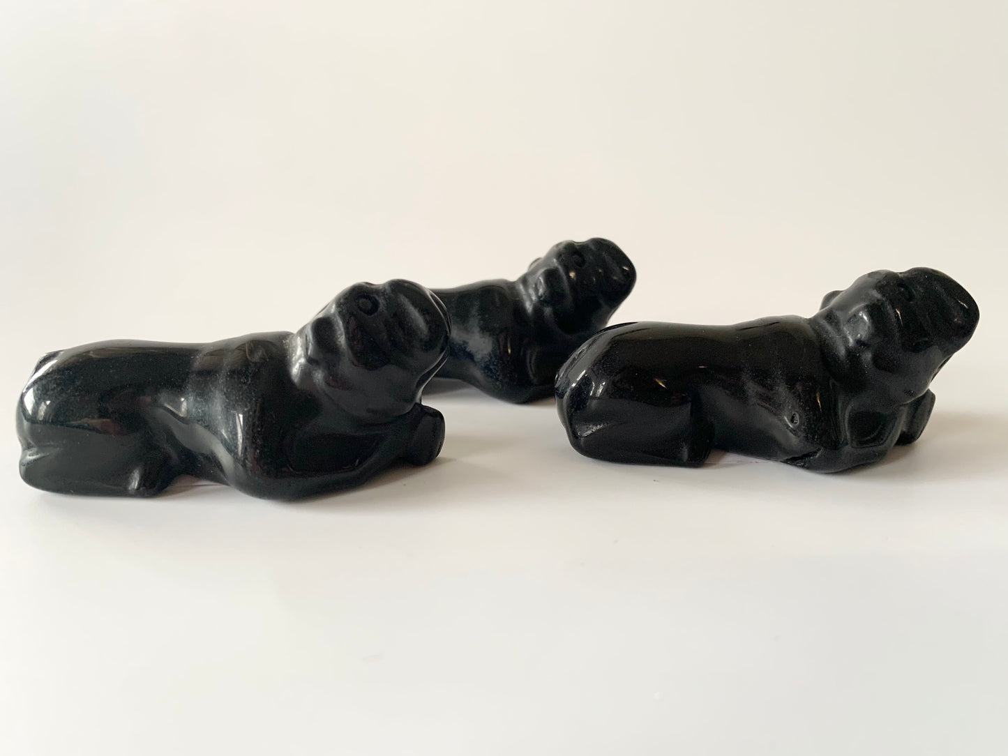 Laying Mastiff, Black obsidian