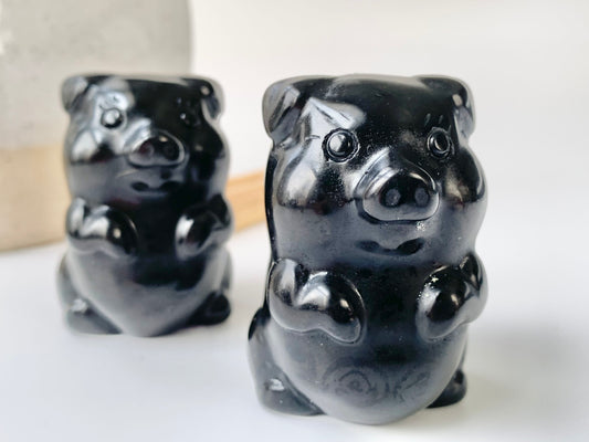 Sitting Pig Carving, obsidian