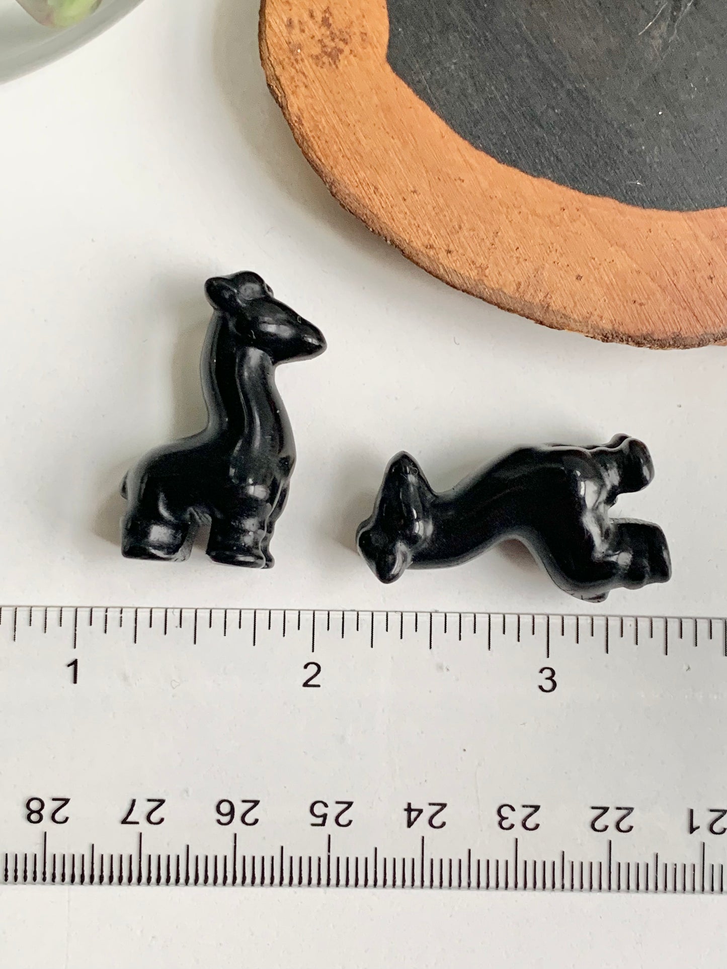 Giraffe carving, Mini, obsidian