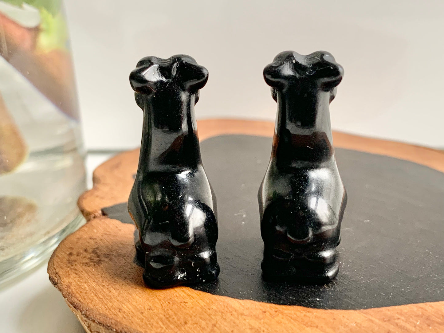 Giraffe carving, Mini, obsidian