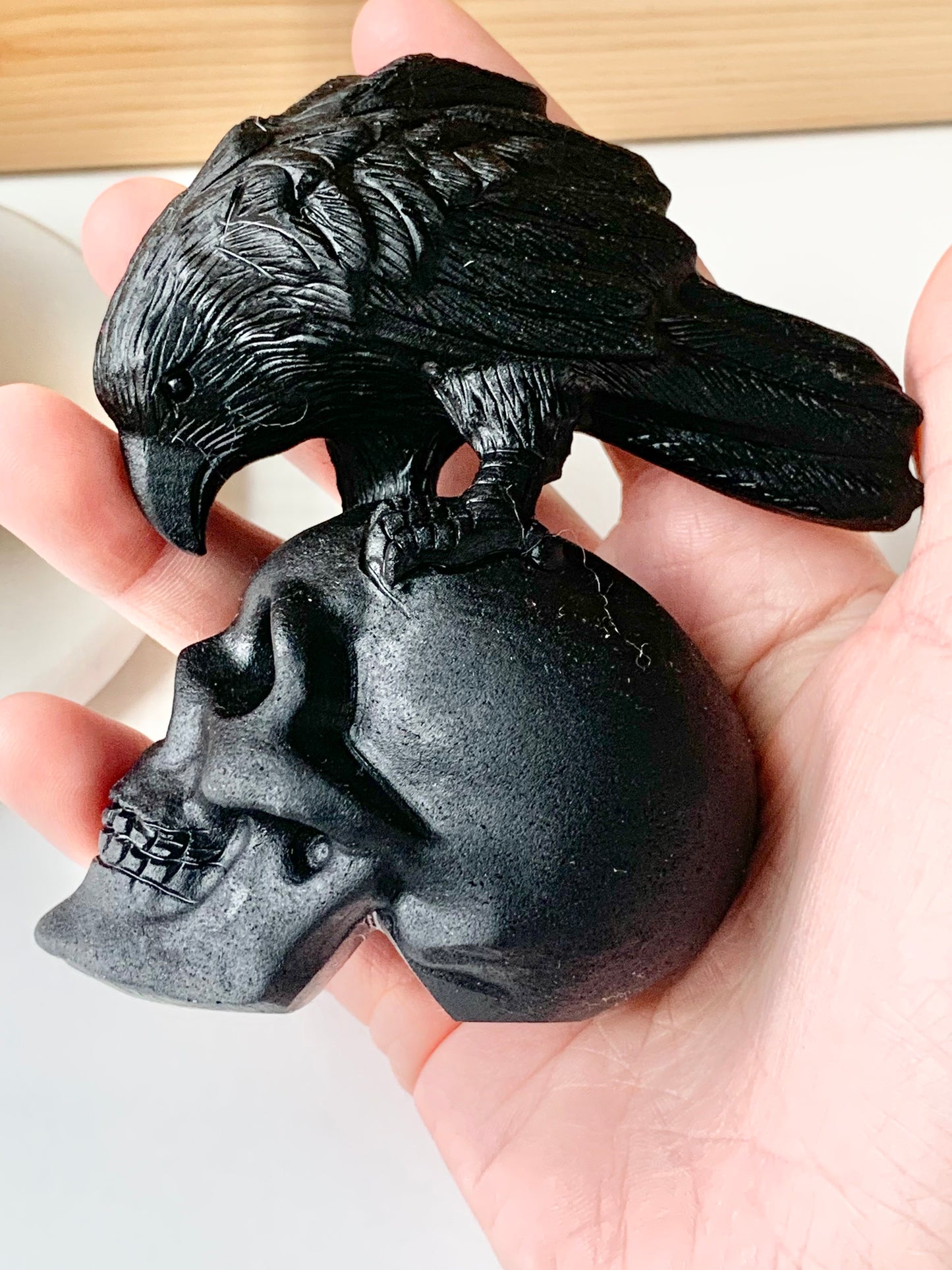 Obsidian raven and Skull