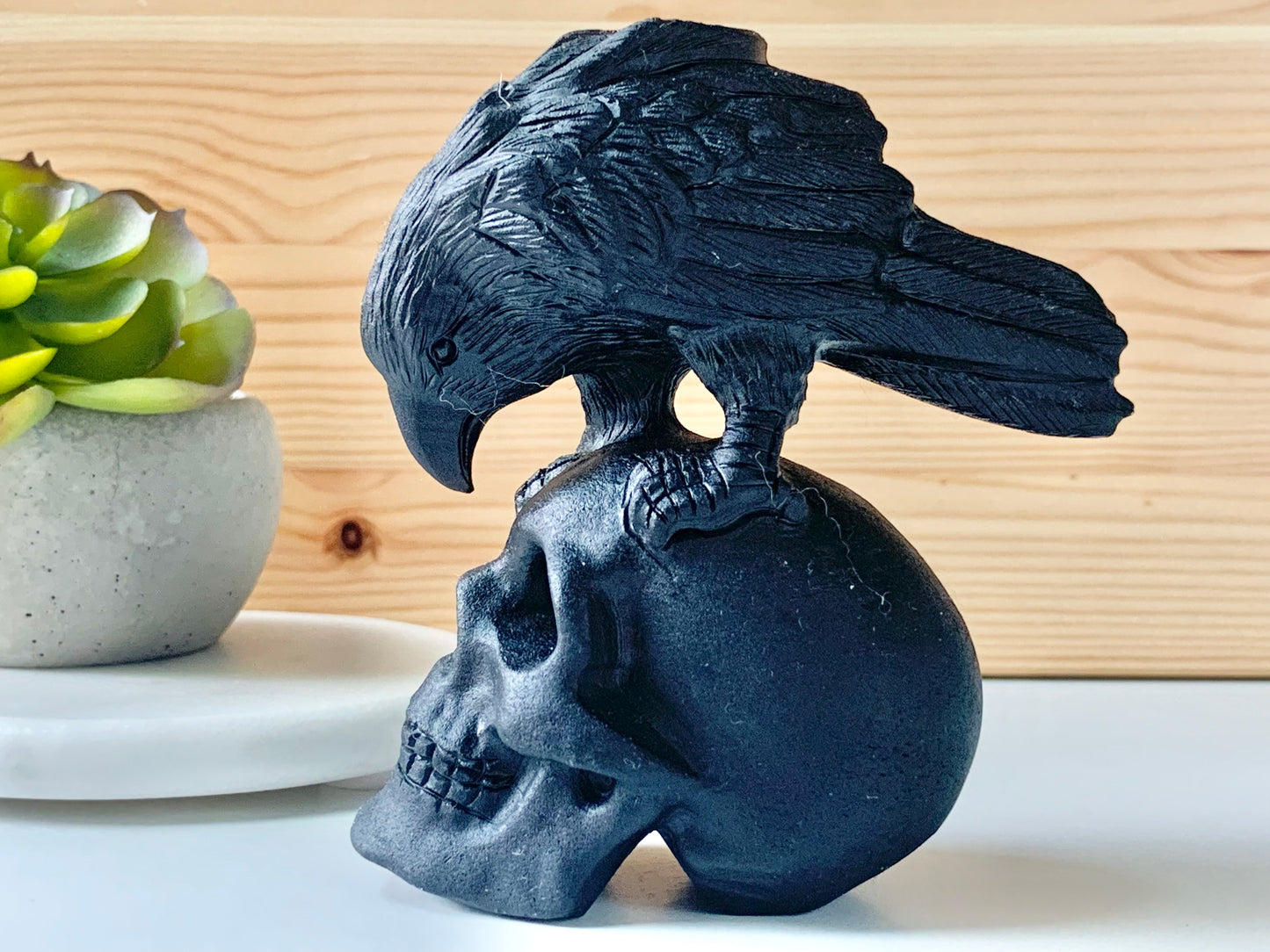 Obsidian raven and Skull