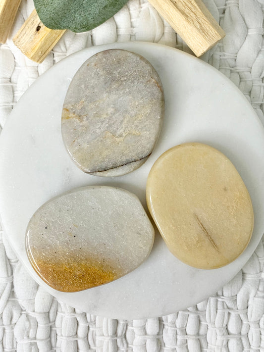 Yellow aventurine palm stone
